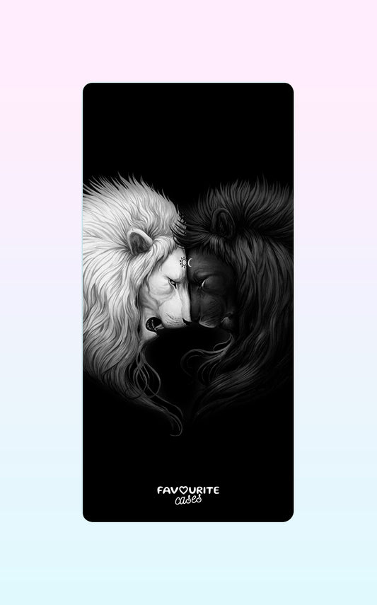Black And White Lions Handyhülle
